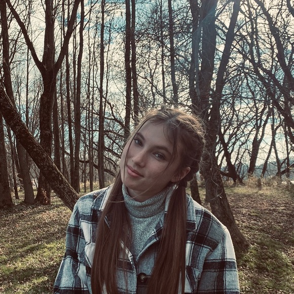 Meet your Posher, Mia - Picture 1 of 1